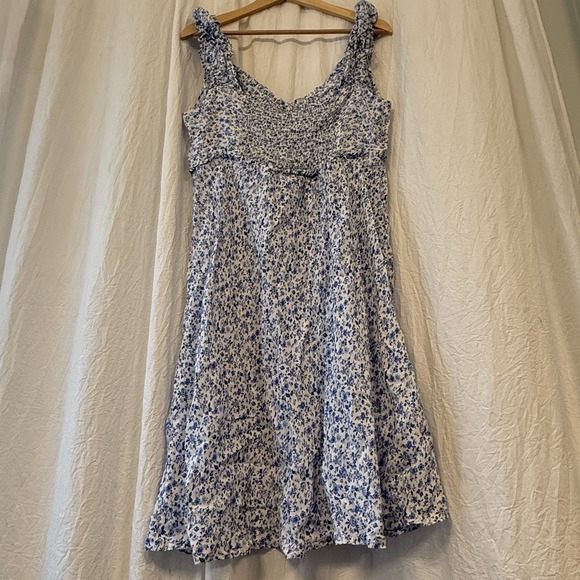 GAP Dresses & Skirts - Gap Floral Midi Dress Size XL Floral Milkmaid Spring Coquette Blue White Smocked